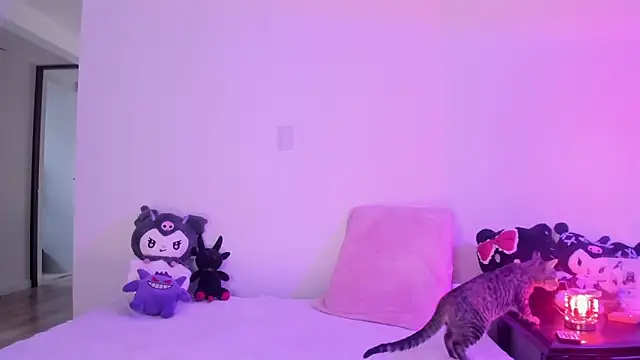 Snapshot of raven__white1 chatting on 10-29-25, 06:53 raven white1 online show from 10-29-25, 06:53