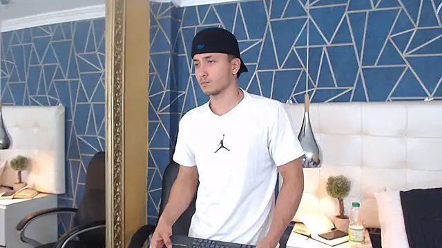 BrandonColee online show from 02-10-25, 03:32