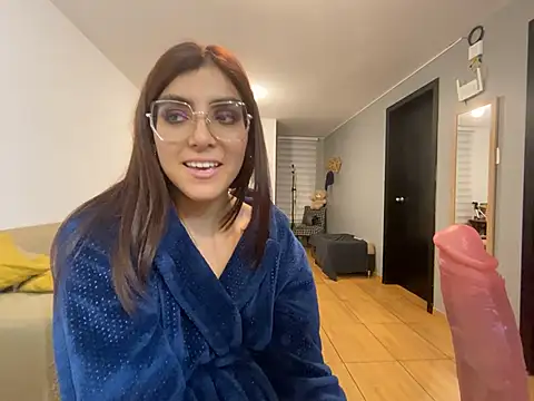 MartinaSooler online show from 03-12-25, 05:46