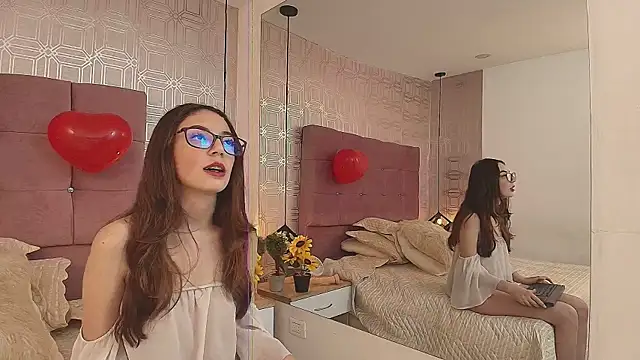 Snapshot of victoriapalmerfg chatting on 02-18-25, 02:27 victoriapalmerfg online show from 02-18-25, 02:27