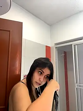 Aitana Hilton  online show from 11-13-25, 11:31