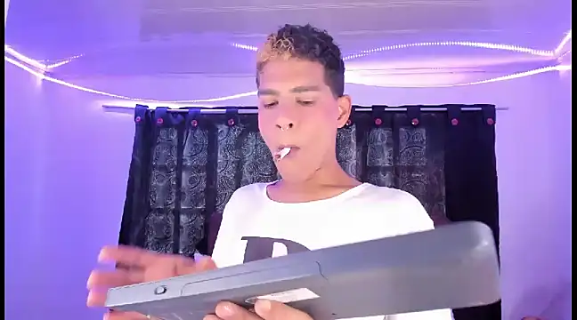 Ethan Boyy online show from 01-13-25, 03:15
