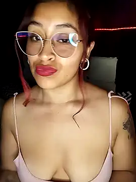 Snapshot of AnonymousGirl chatting on 01-28-25, 04:29 AnonymousGirl online show from 01-28-25, 04:29