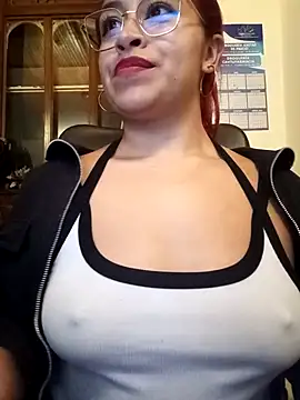 Snapshot of AnonymousGirl chatting on 09-16-25, 12:44 AnonymousGirl online show from 09-16-25, 12:44