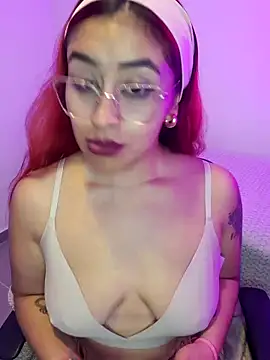 Snapshot of AnonymousGirl chatting on 10-12-25, 11:37 AnonymousGirl online show from 10-12-25, 11:37
