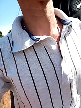 Snapshot of Frdrereeee chatting on 11-07-25, 06:41 Frdrereeee online show from 11-07-25, 06:41