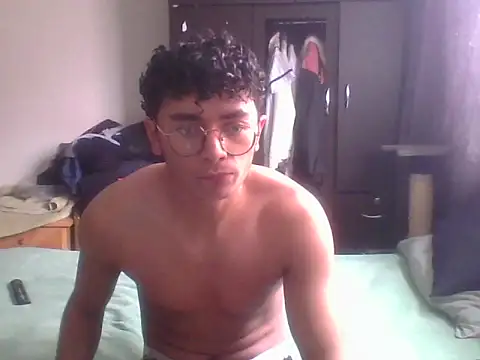 Snapshot of elbebesitobebelean666 chatting on 11-25-25, 03:45 elbebesitobebelean666 online show from 11-25-25, 03:45