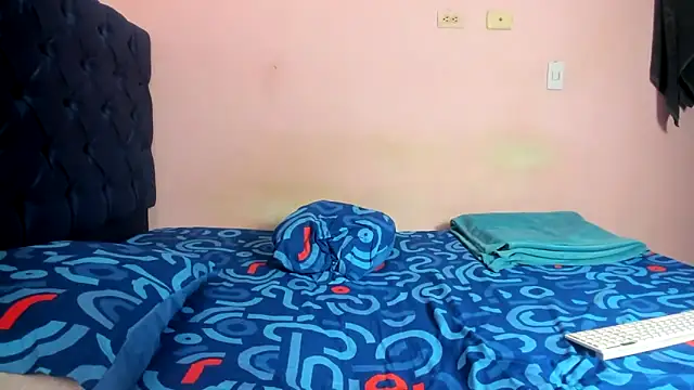 Latinos 2001 online show from 02-19-26, 04:36