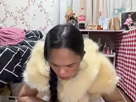 SophiaCourthaway online show from 10-08-25, 04:26