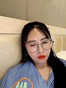 Snapshot of lilandi0521 chatting on 03-21-25, 05:21 lilandi0521 online show from 03-21-25, 05:21