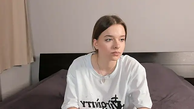 MonaClive online show from 01-19-25, 10:50