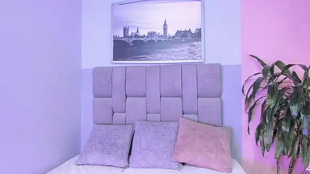 Snapshot of janna_lopez_ chatting on 10-21-25, 12:06 janna lopez online show from 10-21-25, 12:06