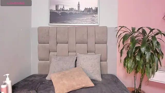 Snapshot of janna_lopez_ chatting on 11-16-25, 11:05 janna lopez online show from 11-16-25, 11:05