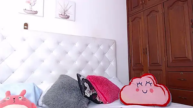 littleslut1 online show from 03-12-25, 07:38
