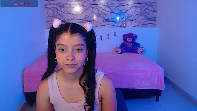 Snapshot of IslaBlaze chatting on 02-07-25, 11:56 IslaBlaze online show from 02-07-25, 11:56