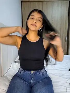 Snapshot of IslaBlaze chatting on 11-29-25, 01:19 IslaBlaze online show from 11-29-25, 01:19