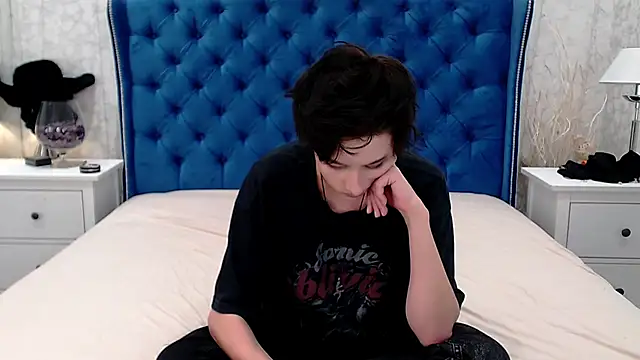 via mayer  online show from 10-21-25, 08:48