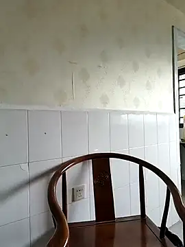 Snapshot of swg176 chatting on 11-11-25, 01:05 swg176 online show from 11-11-25, 01:05