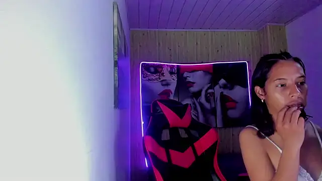 Miss sparkle00 online show from 09-12-25, 04:45