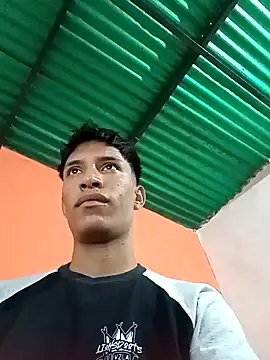 Snapshot of matteo_rivas chatting on 01-15-25, 11:30 matteo rivas online show from 01-15-25, 11:30