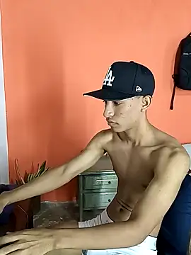 Snapshot of matteo_rivas chatting on 01-27-25, 02:02 matteo rivas online show from 01-27-25, 02:02