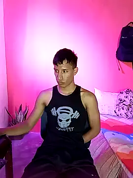 Snapshot of matteo_rivas chatting on 02-15-25, 09:15 matteo rivas online show from 02-15-25, 09:15