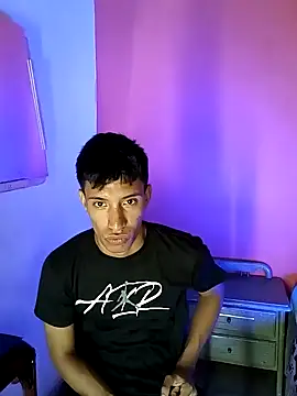 Snapshot of matteo_rivas chatting on 02-21-25, 03:43 matteo rivas online show from 02-21-25, 03:43