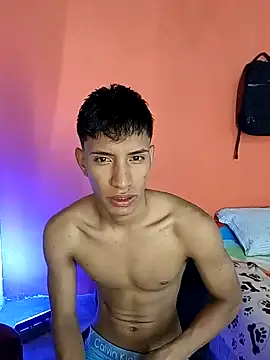 Snapshot of matteo_rivas chatting on 02-26-25, 04:35 matteo rivas online show from 02-26-25, 04:35