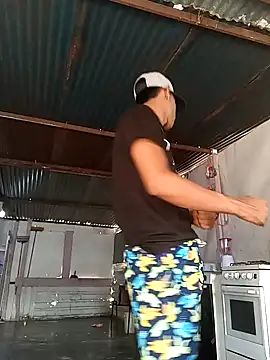 Snapshot of matteo_rivas chatting on 10-20-25, 03:45 matteo rivas online show from 10-20-25, 03:45