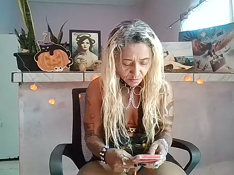 lilithandsugar online show from 10-31-25, 12:17