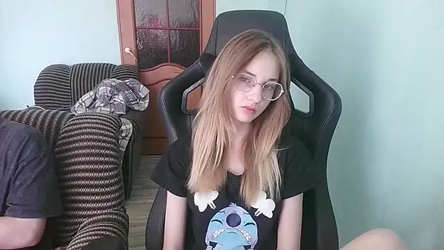 emolina1337 online show from 10-07-25, 08:11