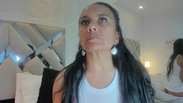 raquell moore online show from 02-09-25, 10:43