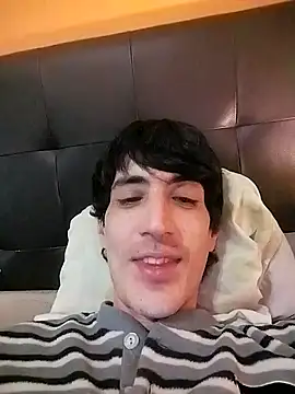 Snapshot of moutt99 chatting on 01-17-25, 02:28 moutt99 online show from 01-17-25, 02:28