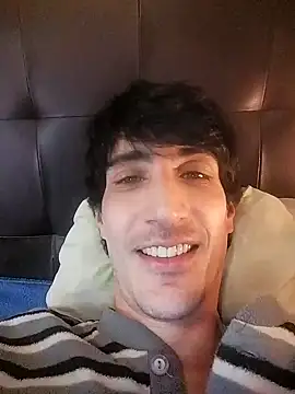 Snapshot of moutt99 chatting on 01-24-25, 10:21 moutt99 online show from 01-24-25, 10:21