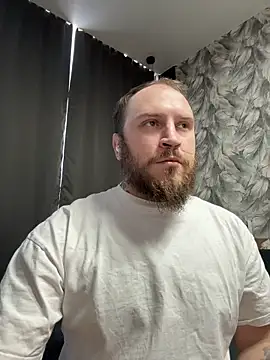 Snapshot of _XxX-XxX_ chatting on 03-11-26, 11:27 XxX-XxX online show from 03-11-26, 11:27