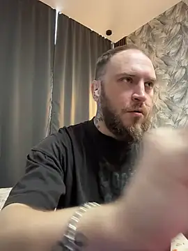 Snapshot of _XxX-XxX_ chatting on 04-12-26, 05:12 XxX-XxX online show from 04-12-26, 05:12