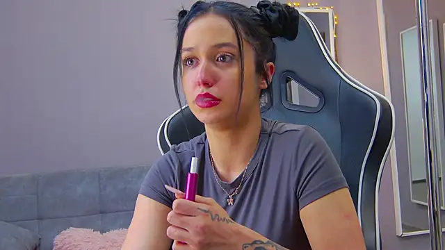 Snapshot of Eva_Lovvia_ chatting on 02-03-25, 10:21 Eva Lovvia  online show from 02-03-25, 10:21