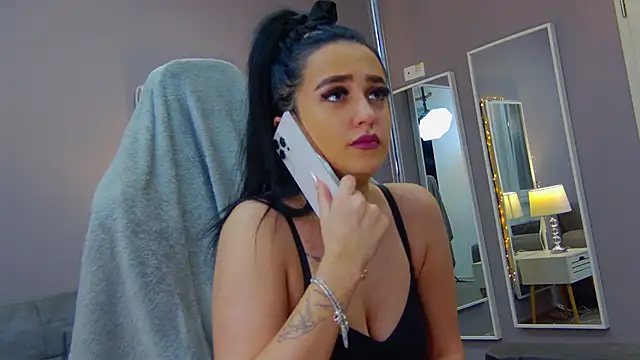 Snapshot of Eva_Lovvia_ chatting on 02-06-25, 10:10 Eva Lovvia  online show from 02-06-25, 10:10