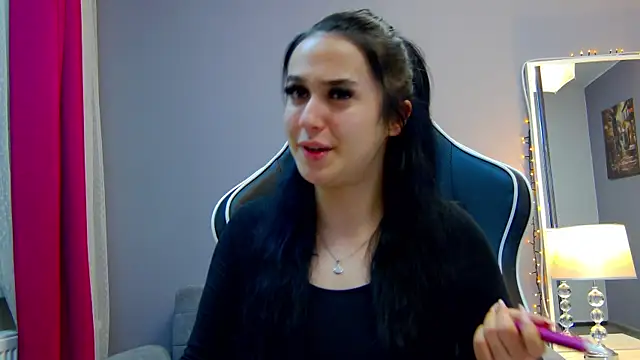 Snapshot of Eva_Lovvia_ chatting on 03-05-25, 01:10 Eva Lovvia  online show from 03-05-25, 01:10