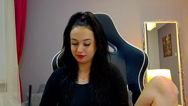 Snapshot of Eva_Lovvia_ chatting on 03-18-25, 02:04 Eva Lovvia  online show from 03-18-25, 02:04