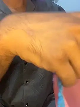 Snapshot of DrinkLikeFish chatting on 03-21-25, 03:13 DrinkLikeFish online show from 03-21-25, 03:13