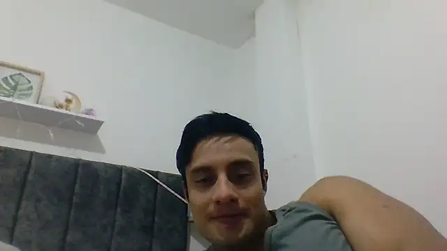 Snapshot of davidcr89 chatting on 11-10-25, 12:09 davidcr89 online show from 11-10-25, 12:09