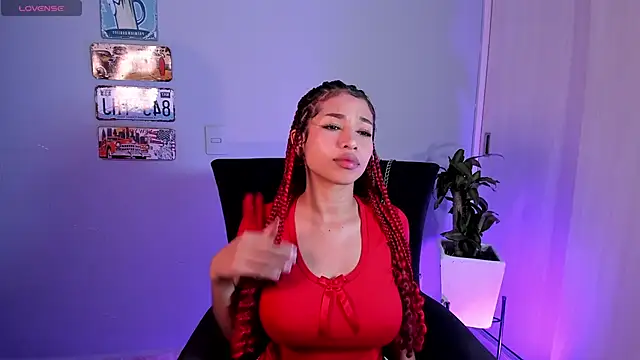 Snapshot of Curly915 chatting on 02-11-25, 02:03 Curly915 online show from 02-11-25, 02:03