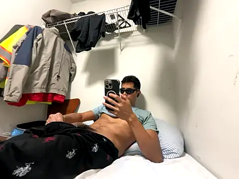 PerroDemonioHot online show from 10-12-25, 02:43