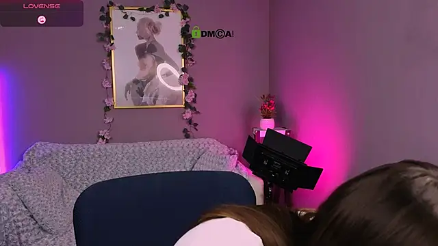 flora ri online show from 10-10-25, 09:19