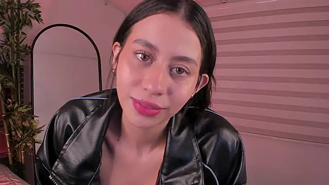 Snapshot of hannah_brady chatting on 02-20-25, 01:14 hannah brady online show from 02-20-25, 01:14