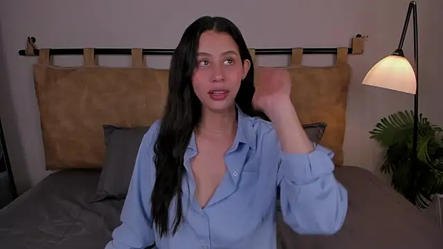 Snapshot of hannah_brady chatting on 09-24-25, 10:35 hannah brady online show from 09-24-25, 10:35