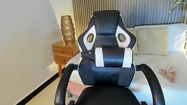 adarna13  online show from 11-12-25, 07:46