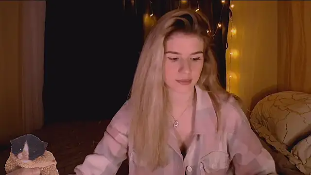 Melissa smith  online show from 12-15-25, 01:59