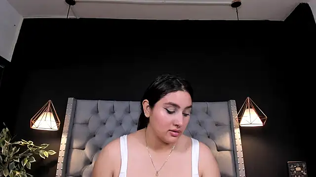 AlexaMora  online show from 09-30-25, 11:37